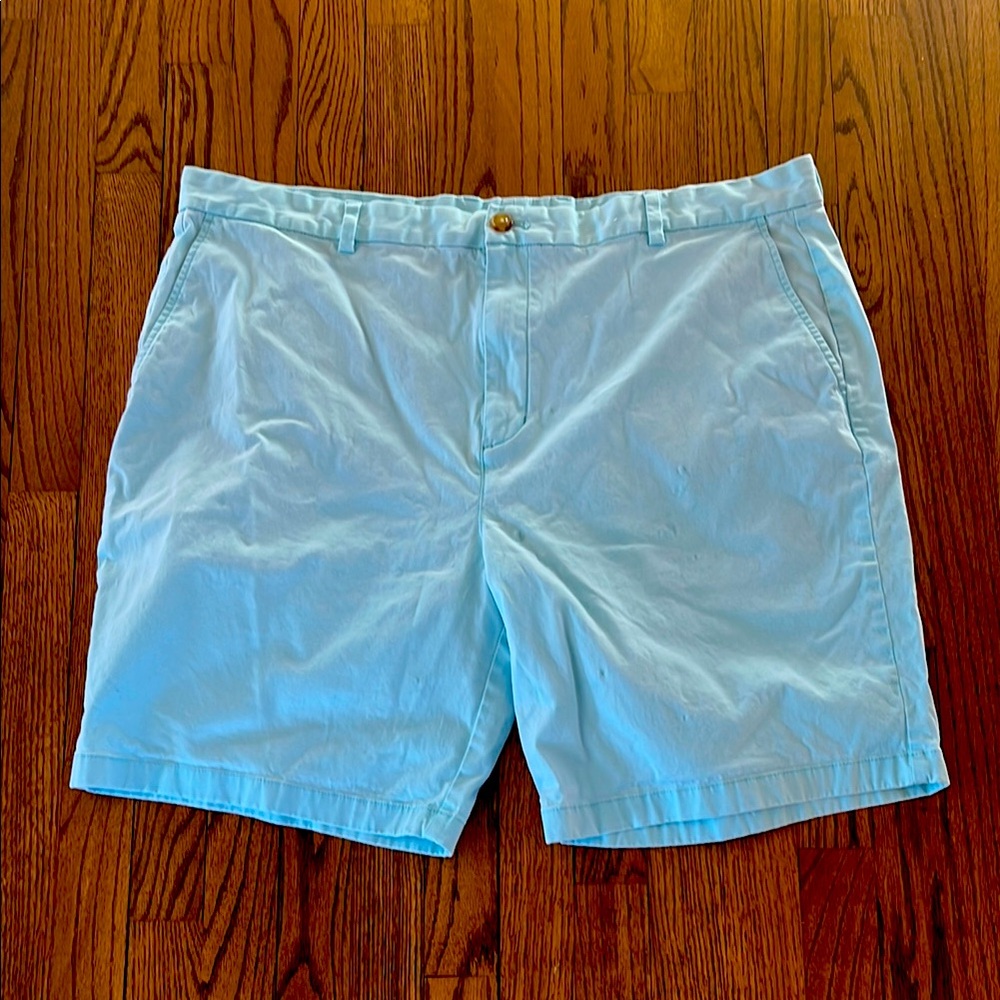 Vineyard Vines Light Blue Flat Front Shorts 42 x 9”